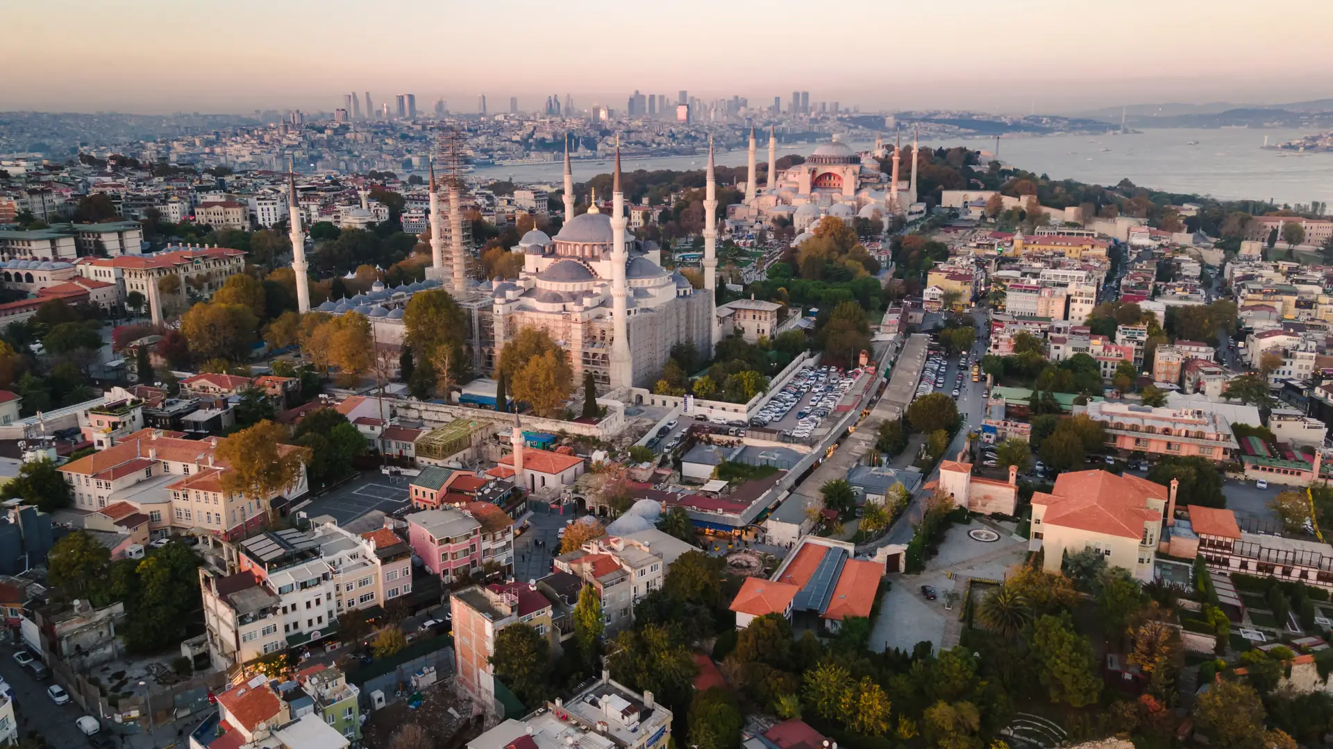 Sultanahmet'in havadan görünümü — Sultanahmet Camii ve Ayasofya